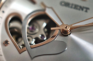ORIENT Fashionable Automatic Happy Stream Collection - Open Heart DB0700DW