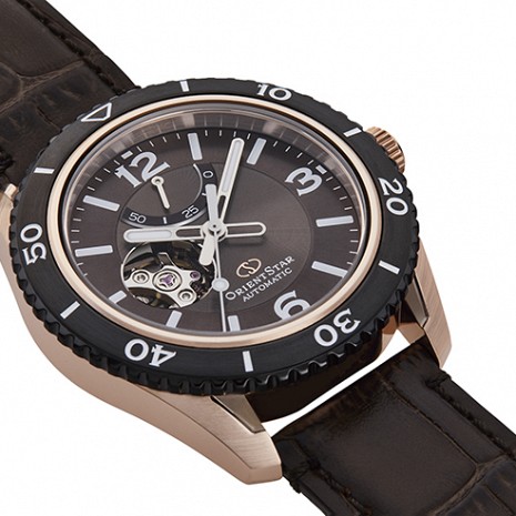 ORIENT STAR Semi Skeleton 200M Mechanical Power Reserve RE-AT0103Y