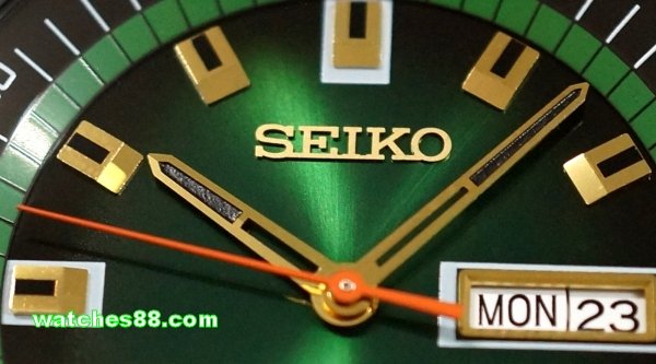SEIKO Retro Classic Automatic SNKM97K1