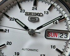 SEIKO 5 Classic Mid Size Automatic SNKA13